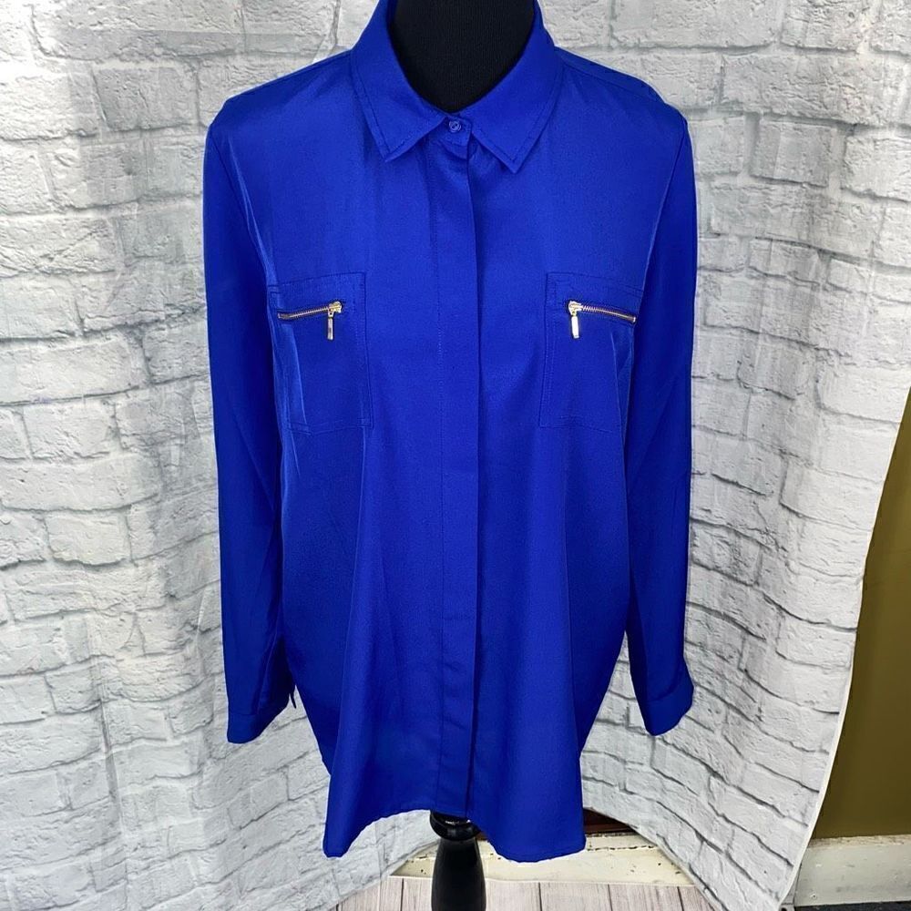 6 by six button down collared blouse w/zip pockets button cuffs sz M women